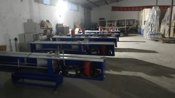 91香蕉视频污污機械丁基膠塗布機：中空玻璃（lí）生產的穩定之選
