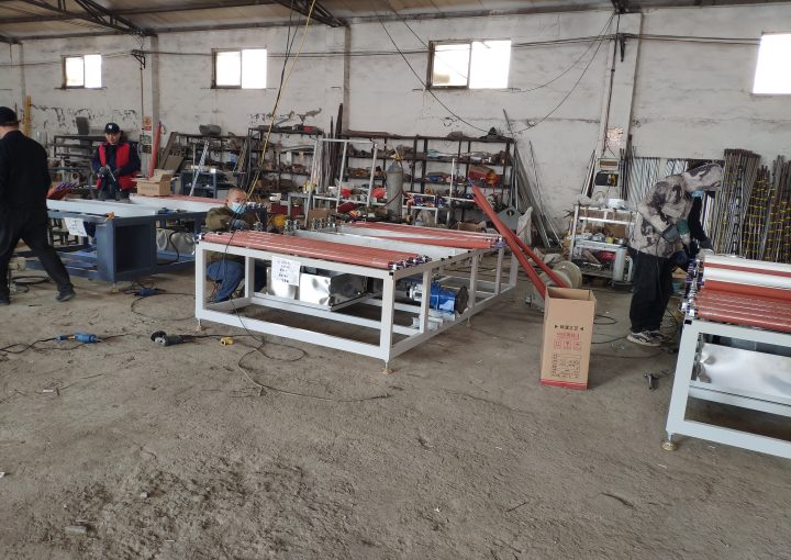 建小型中空玻璃廠還是建議選用臥式中（zhōng）空玻（bō）璃設備